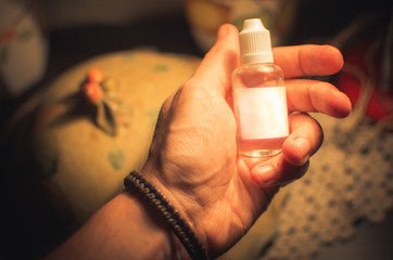 Poppers per la vittoria: il segreto per essere più arrapati, eterosessuali e gay