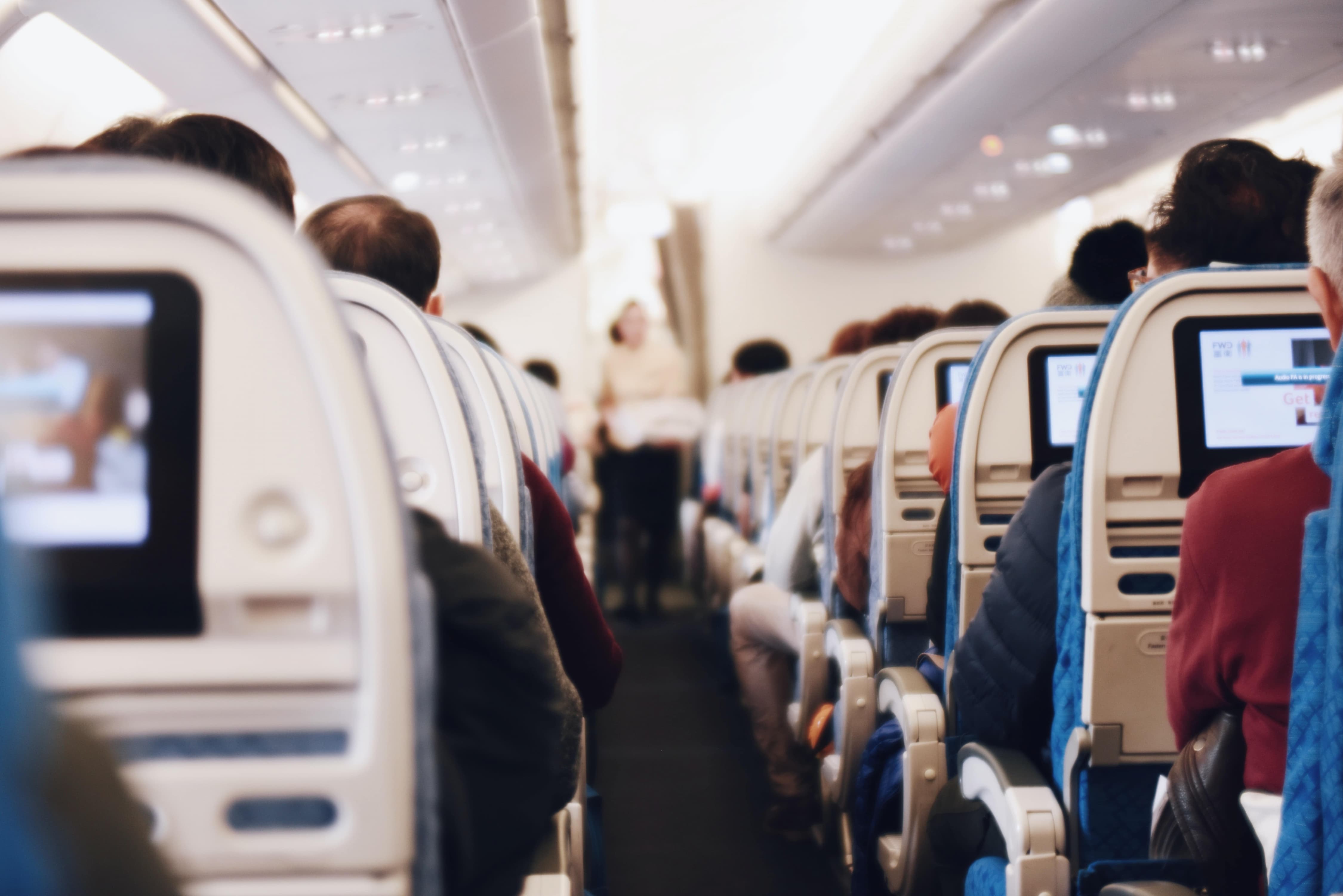 CBD per paura di volare: viaggi in aereo sereni garantiti